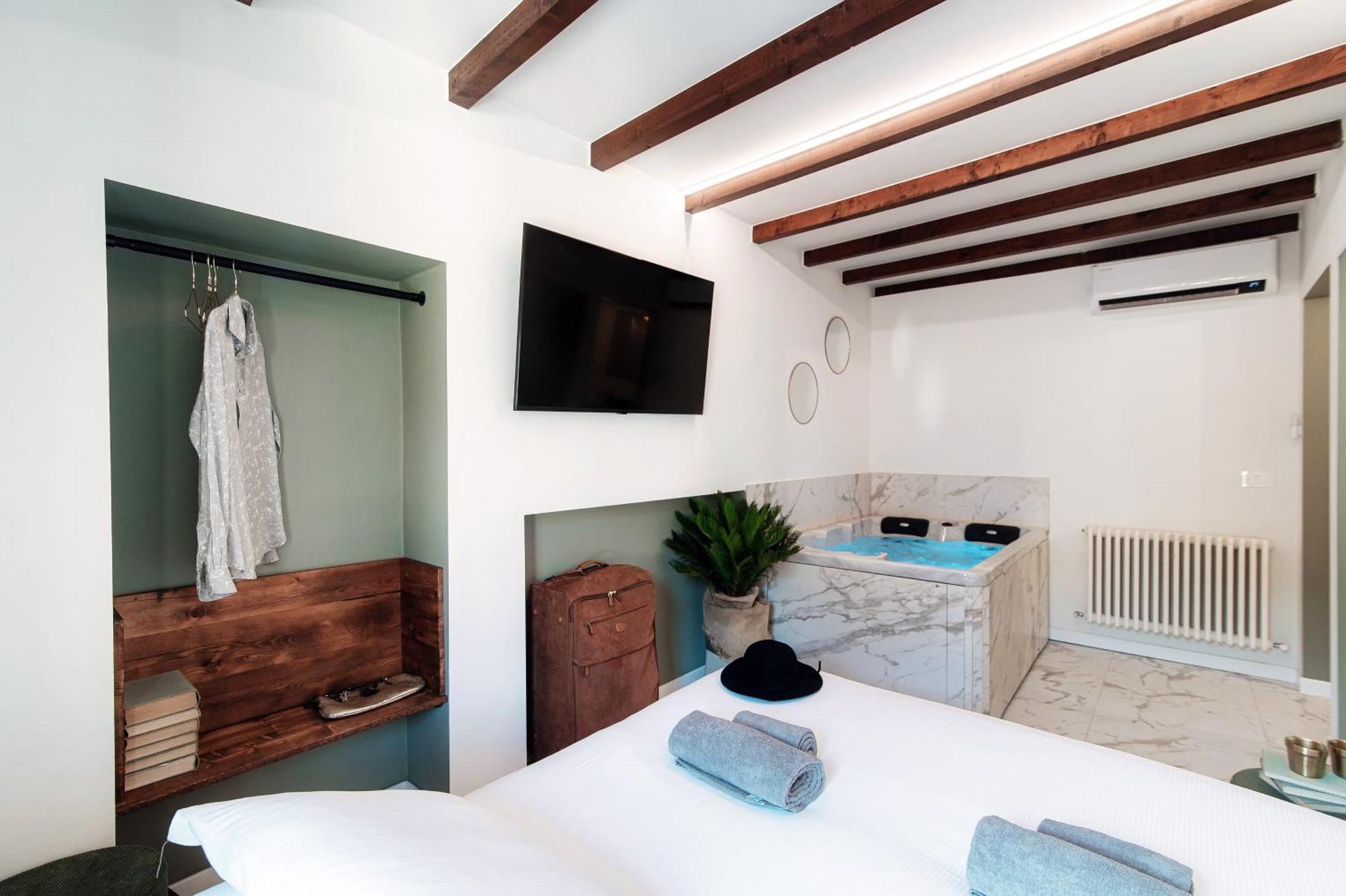 Sahara & Amazzonia Luxury Rooms- The House Of Travelers Como Luaran gambar