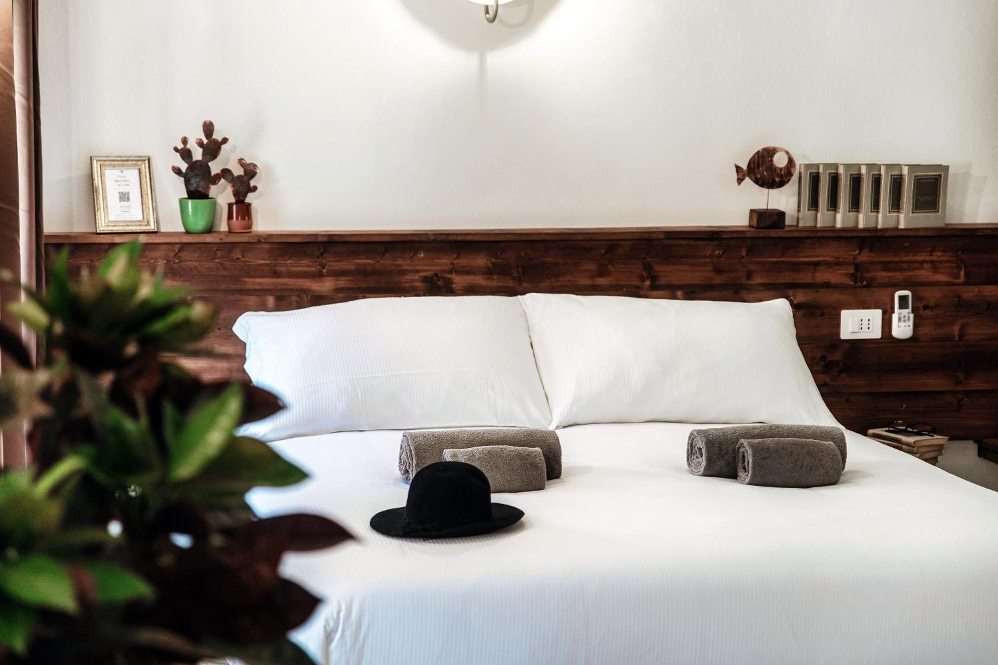 Sahara & Amazzonia Luxury Rooms- The House Of Travelers Como Luaran gambar