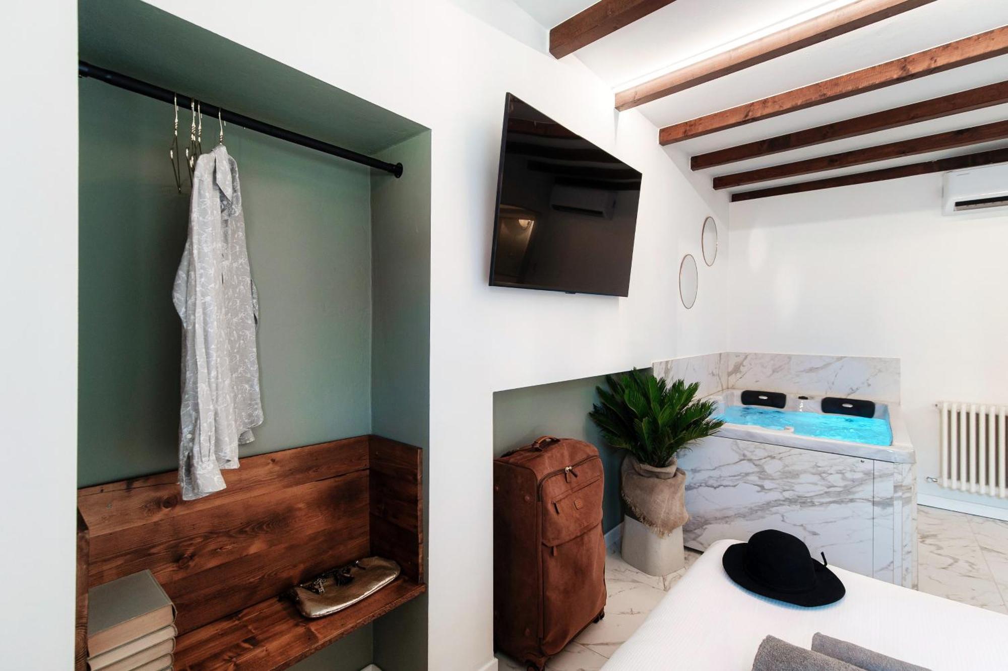 Sahara & Amazzonia Luxury Rooms- The House Of Travelers Como Luaran gambar