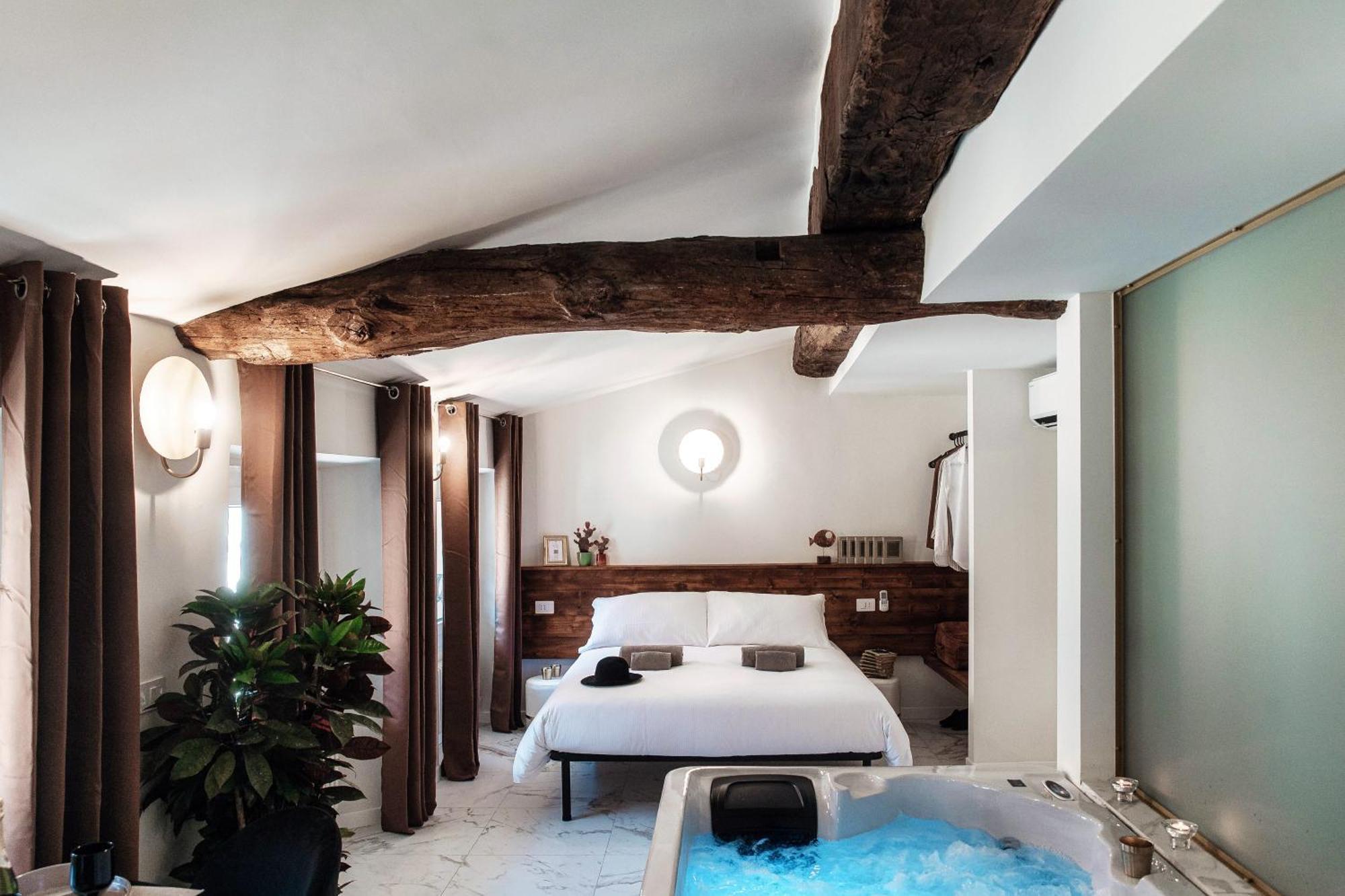 Sahara & Amazzonia Luxury Rooms- The House Of Travelers Como Luaran gambar