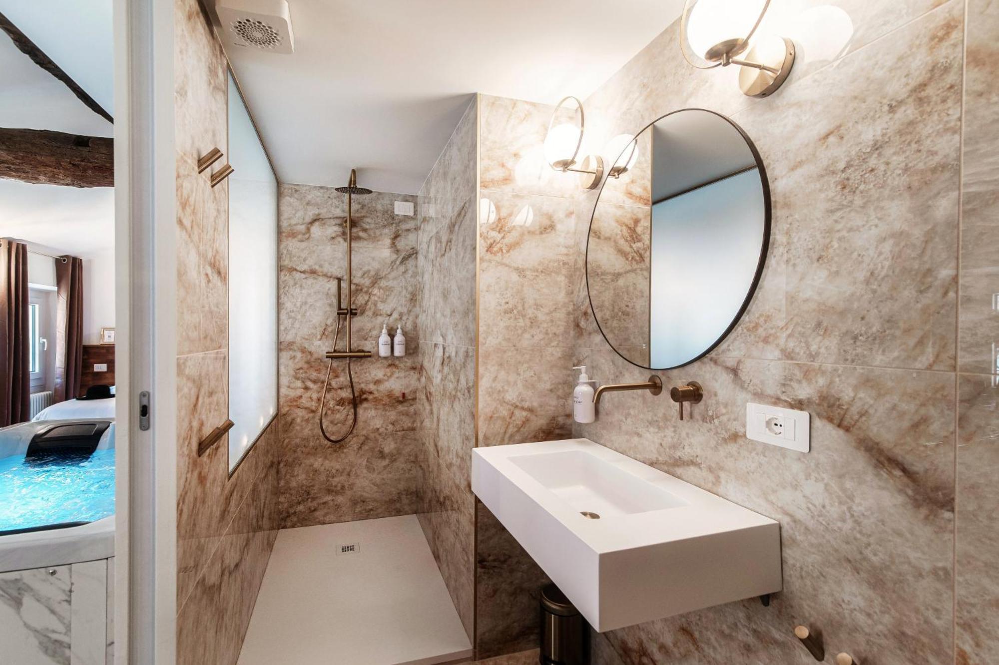 Sahara & Amazzonia Luxury Rooms- The House Of Travelers Como Luaran gambar