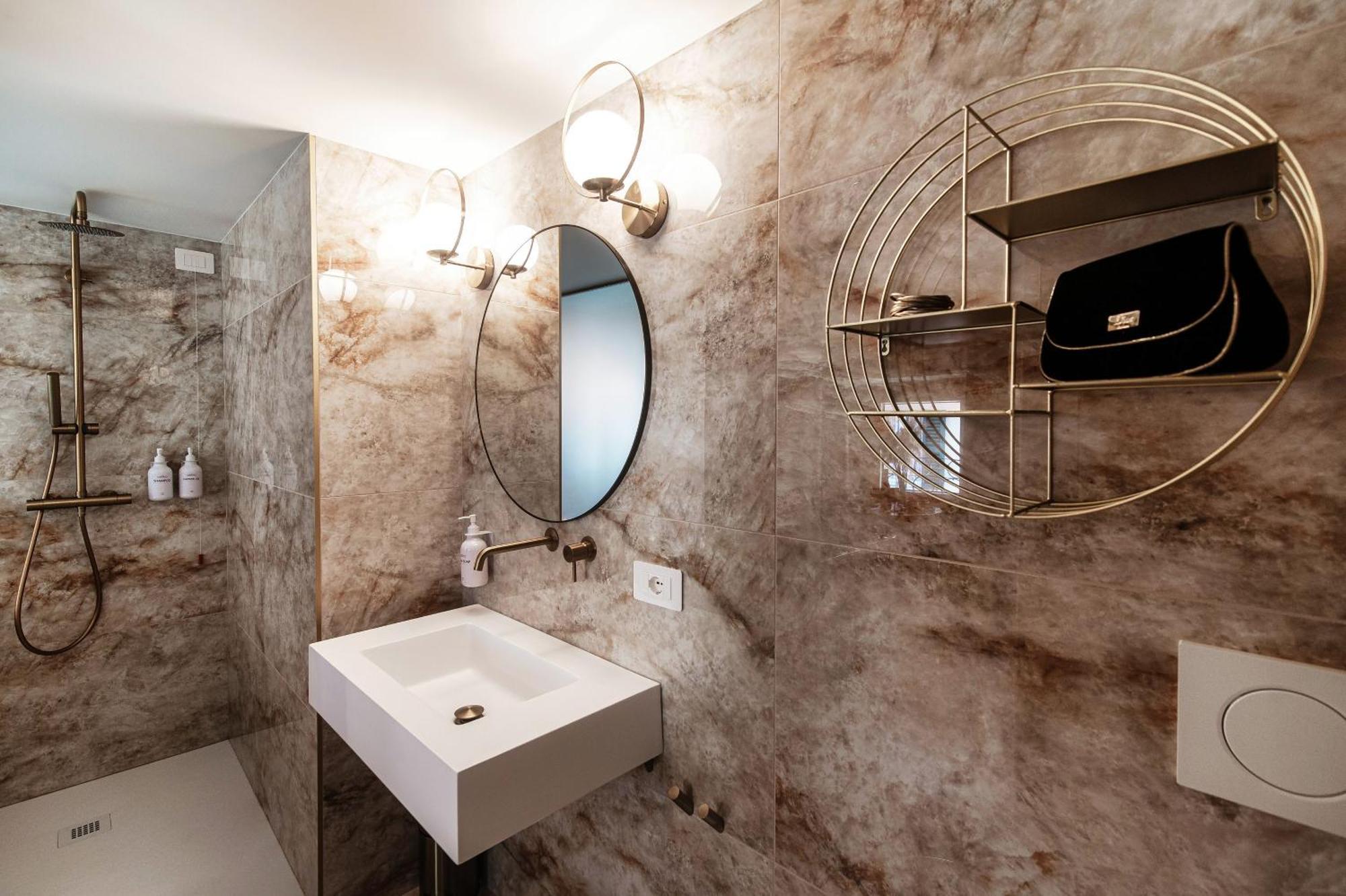 Sahara & Amazzonia Luxury Rooms- The House Of Travelers Como Luaran gambar
