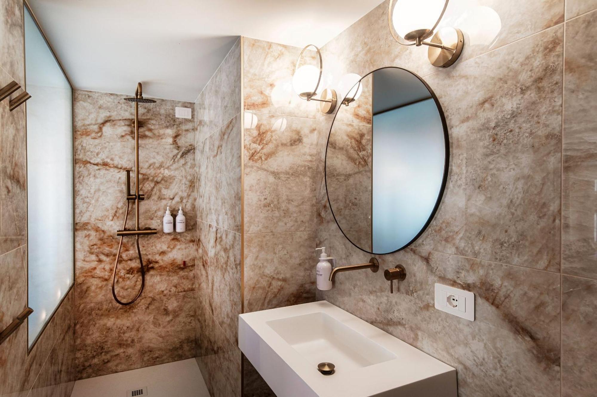 Sahara & Amazzonia Luxury Rooms- The House Of Travelers Como Luaran gambar